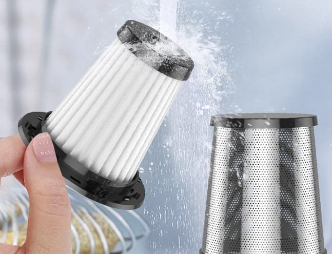 VC036S Removable filter and metal mesh being rinsed
