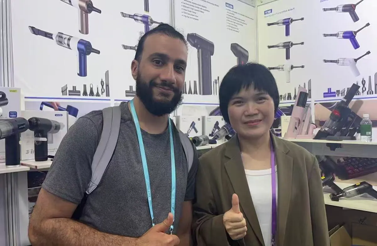 Global buyer with Alice Yan at the DRC product booth